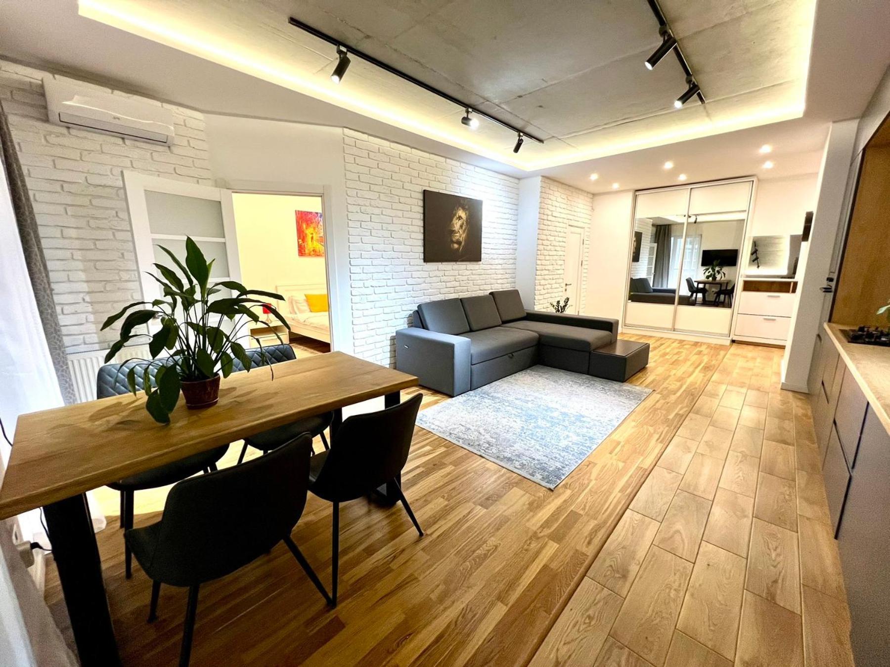 Osapart Ideal Apartment In The Complex Great Britain Lviv Exterior foto